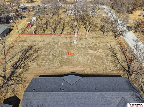 235 Otoe St, Douglas, NE 68344