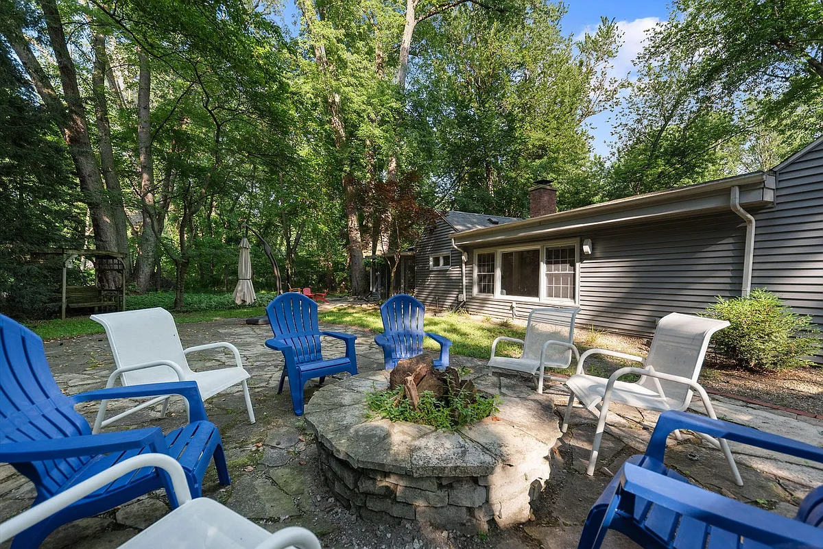 Building Photo - 3812 Brookside Dr