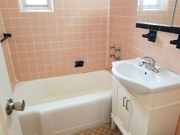 4th image of 72-61 113th St APT 3E