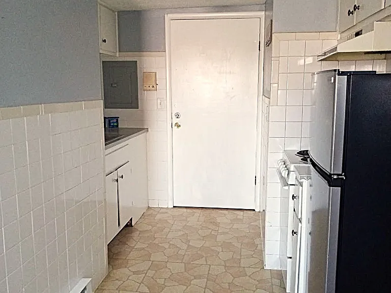 41 Railroad Ave #B — Photo 3