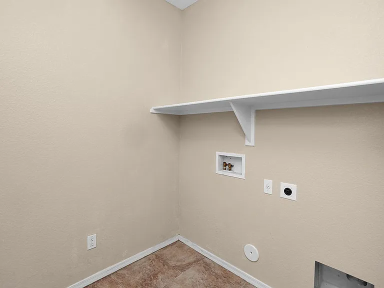 18631 E Swan Dr — Photo 24