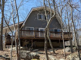 507 Saunders Ct, Bushkill, PA 18324