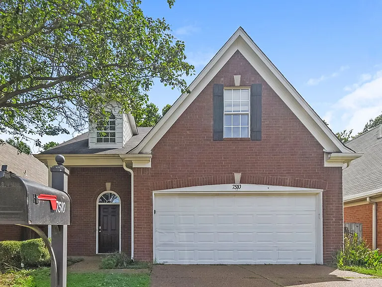7510 Bakers Glenn Ln — Photo 1