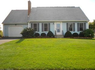 6 Farmstead Cir, Enfield, CT 06082