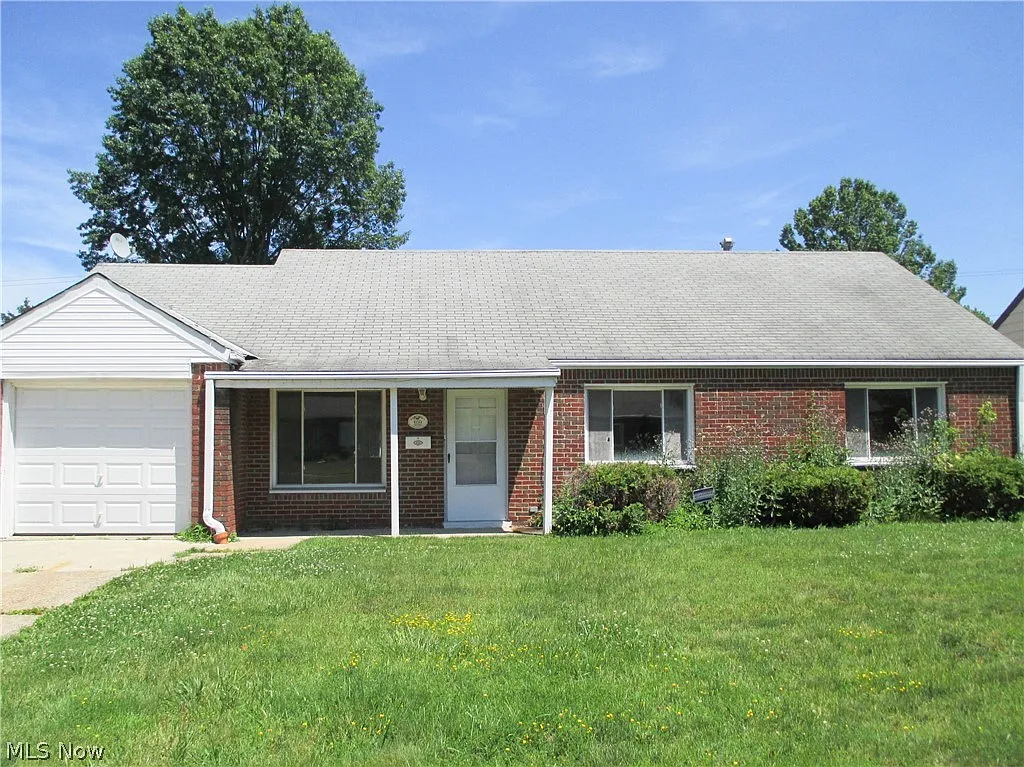 659 Birch Ave photo 1