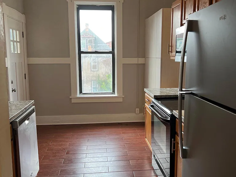319 N Beatty St #4 — Photo 20