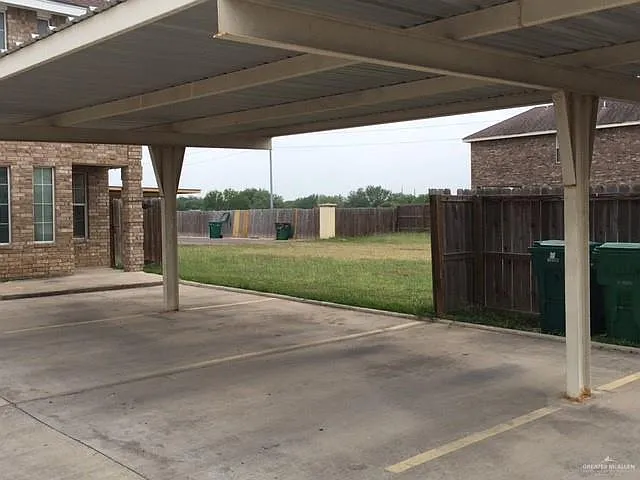 1606 W Omni Ave — Photo 2