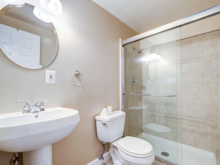 450 Randolph St NW — Photo 31