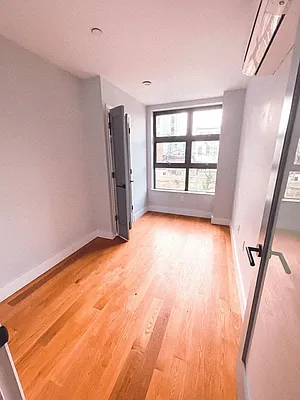 Rented by Greenrock Management | media 22