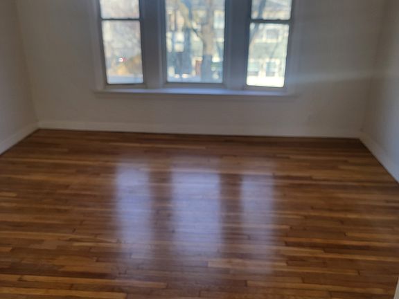 4th image of 4049 W Cortland St APT 2