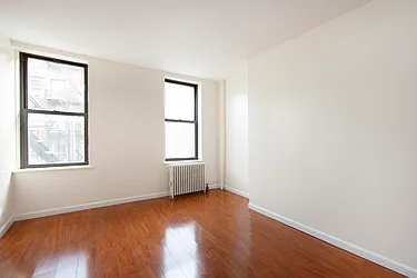 Rented by R New York