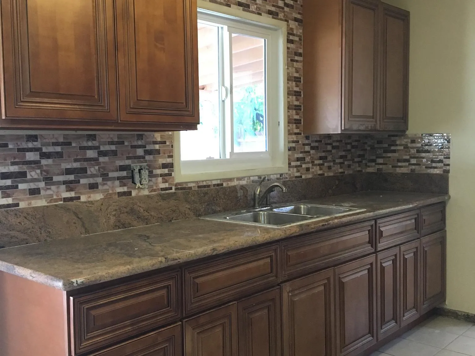 10416 Hole Ave — Photo 2