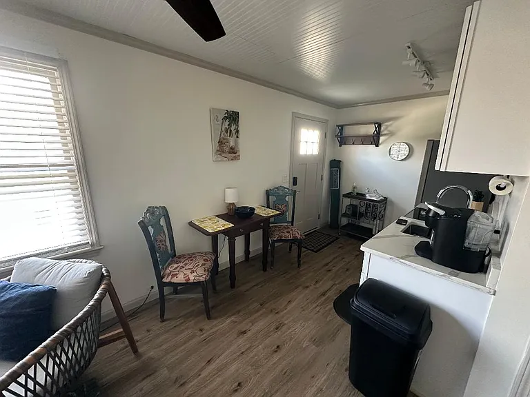 207 E Bobby Gerald Pkwy #B — Photo 7