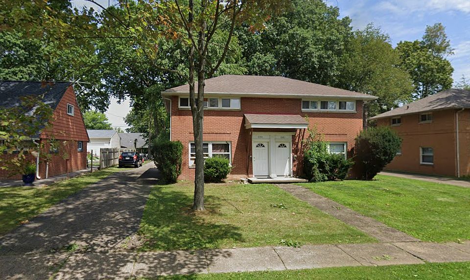 Front View - Driveway parking
