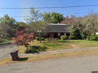 39 Strawberry Hill Rd, Feeding Hills, MA 01030