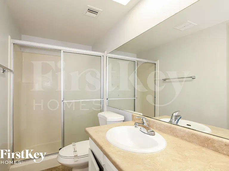 1708 W Behrend Dr — Photo 14