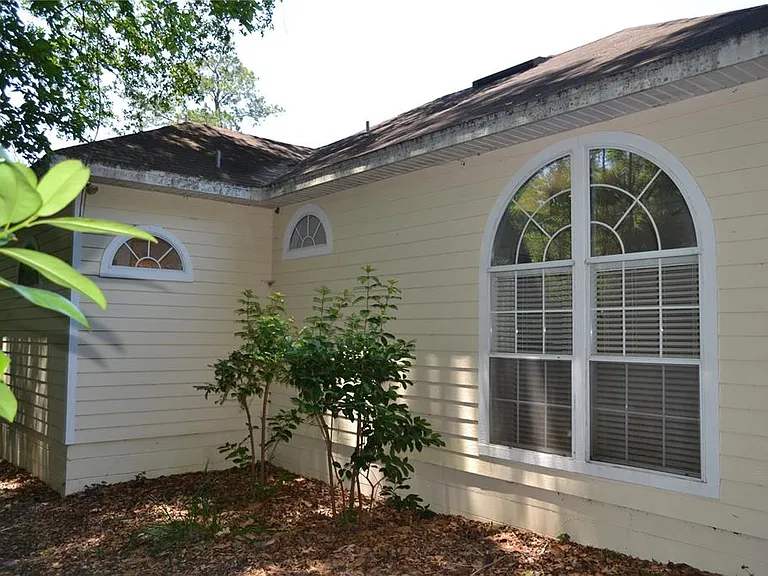 79 NW 48th Blvd — Photo 29