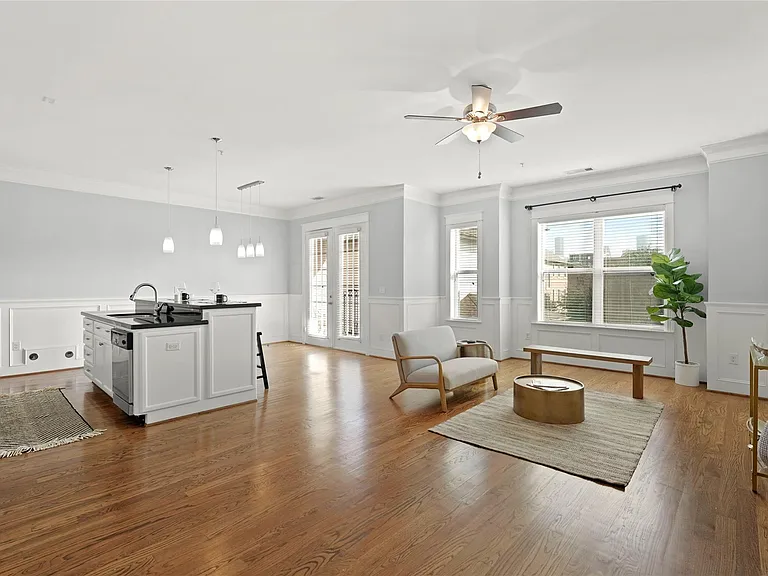 2802 Morrison St #206 — Photo 2