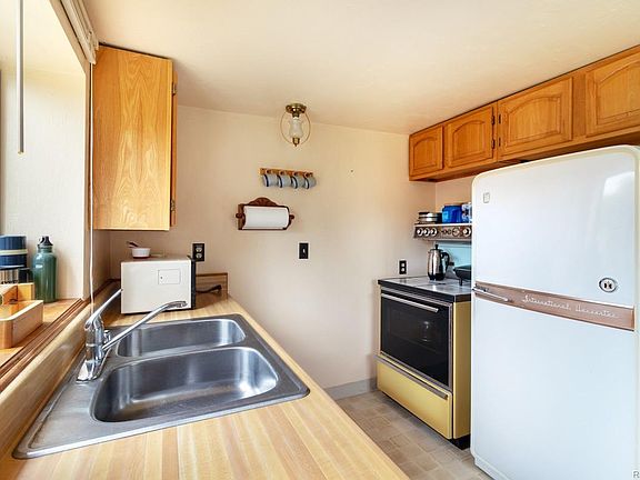 3rd image of 1108 Mountain Ave