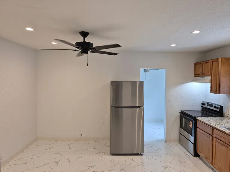 2113 Taylor St #2 — Photo 5