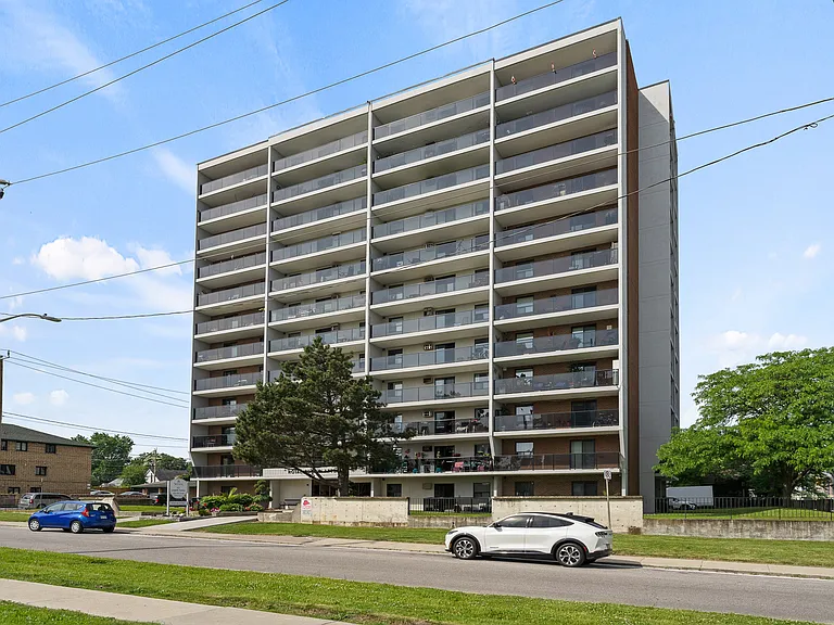 101 Langlois Ave — Photo 4
