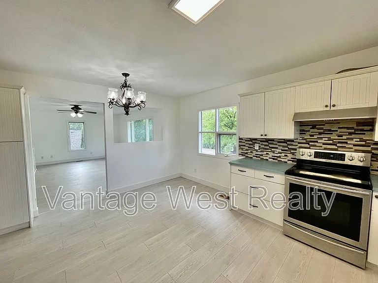 240A Wallace Rd — Photo 6