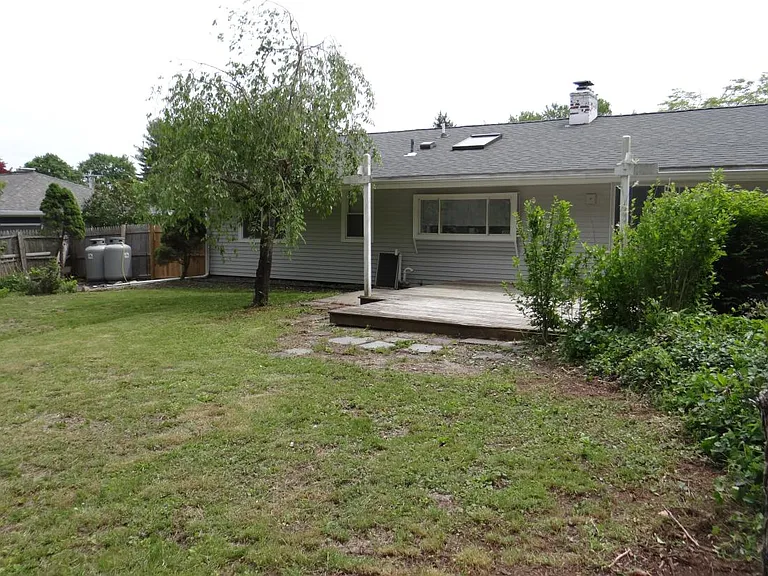 80 Contour Dr — Photo 19