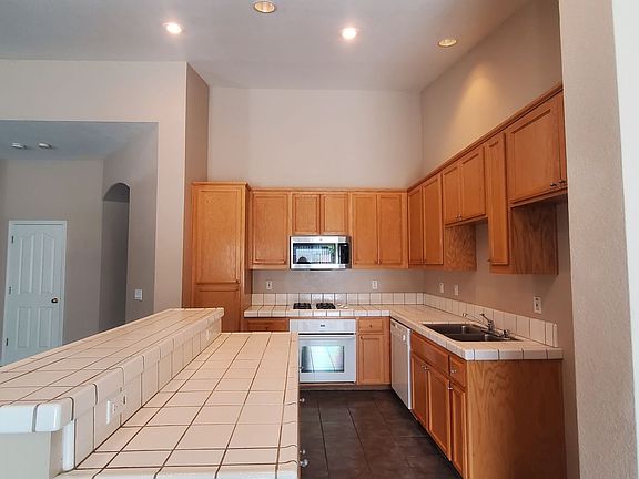 4th image of 2912 Mars Hill St