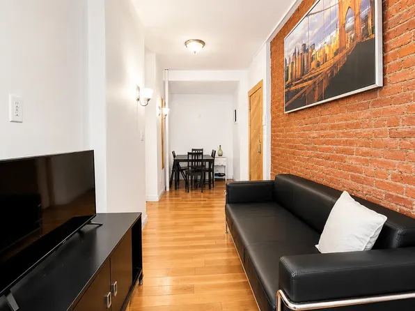 1875 Lexington Ave, New York, NY
