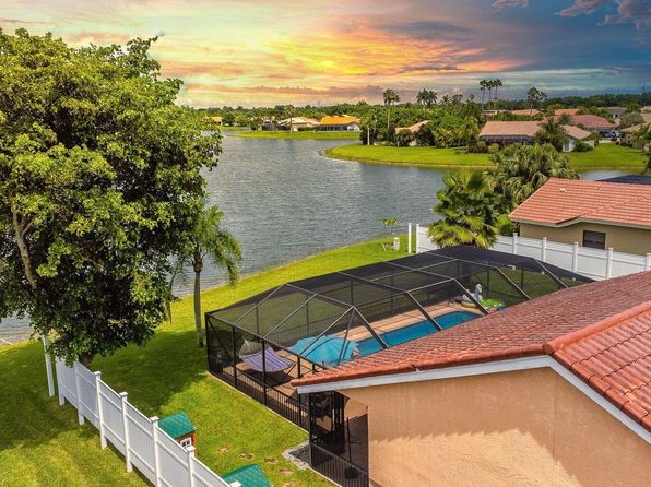 20725 Waters Edge Ct