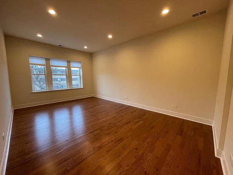 1145 W Lunt Ave — Photo 19