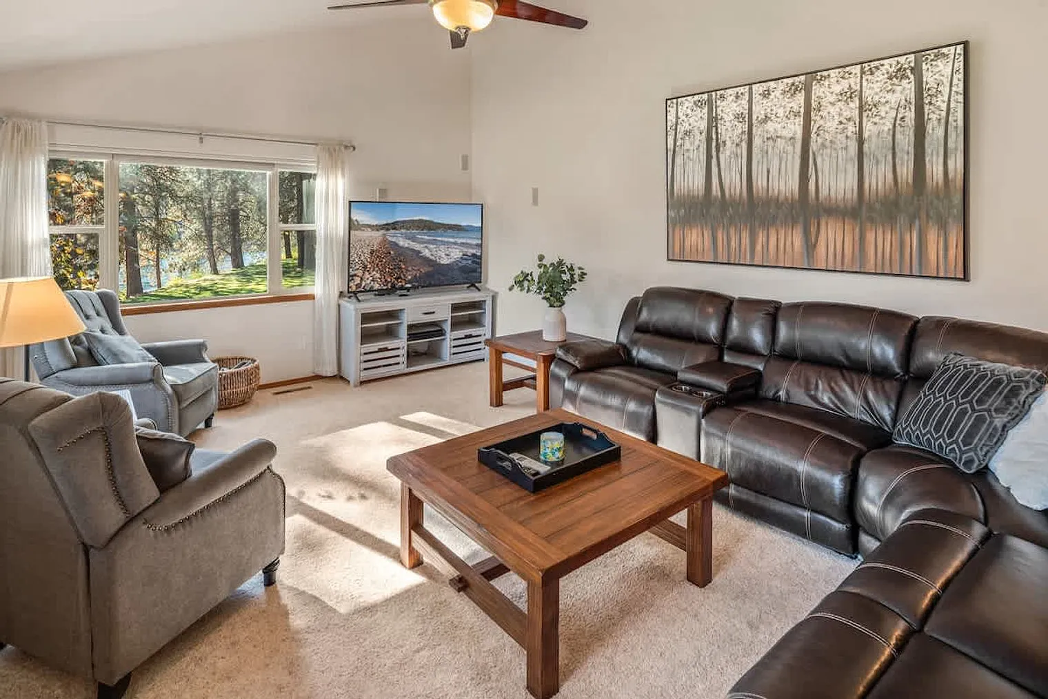 4 bed, 3.0 bath, 3498 sqft, $13,546 — Photo 3