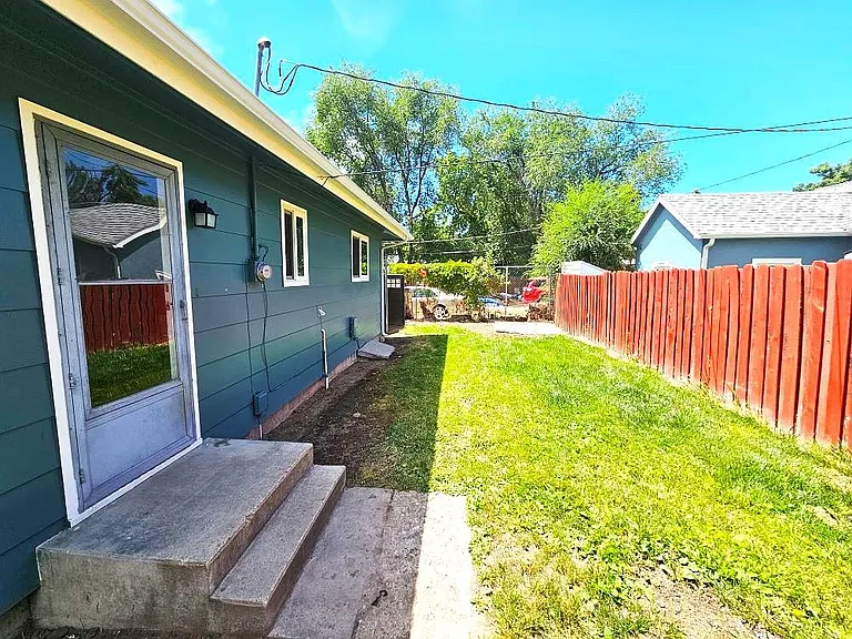 2600 W Jefferson St — Photo 17