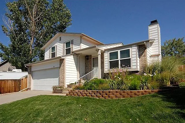 3 bed, 1223 sqft, $2,700 — Photo 2