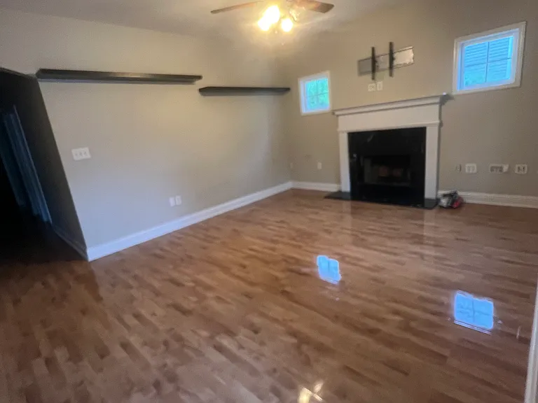 1215 Ross St — Photo 3