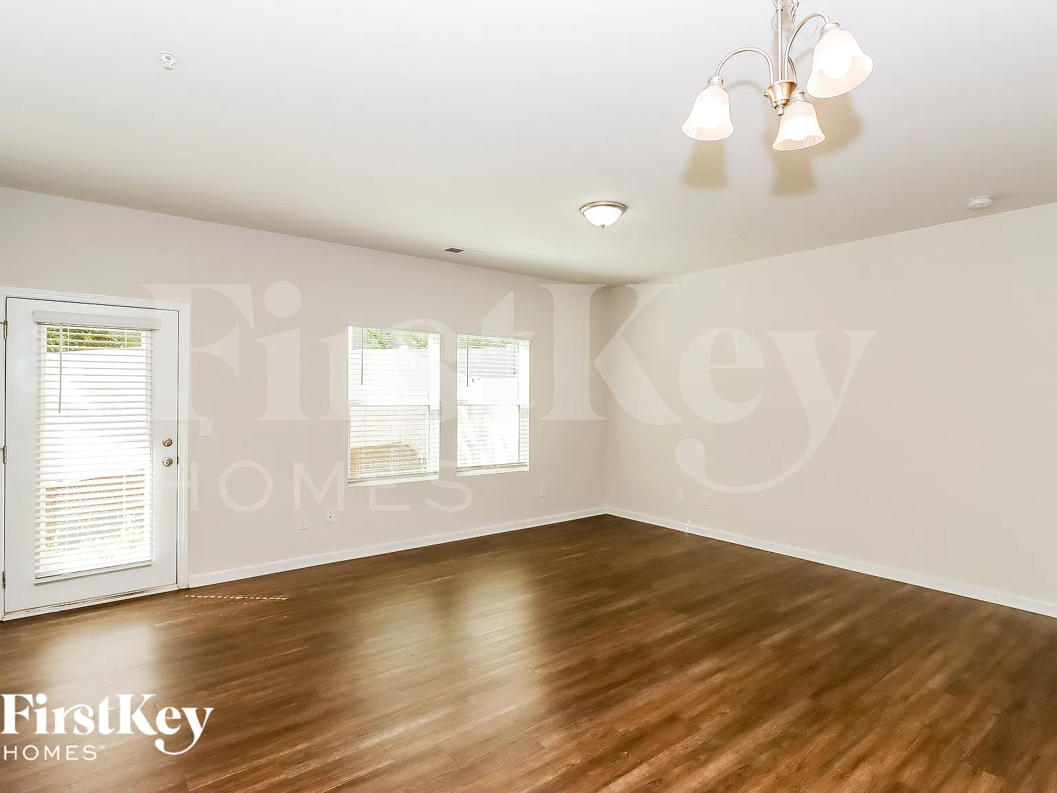 3 bed, 2.5 bath, 1817 sqft, $2,325 — Photo 4