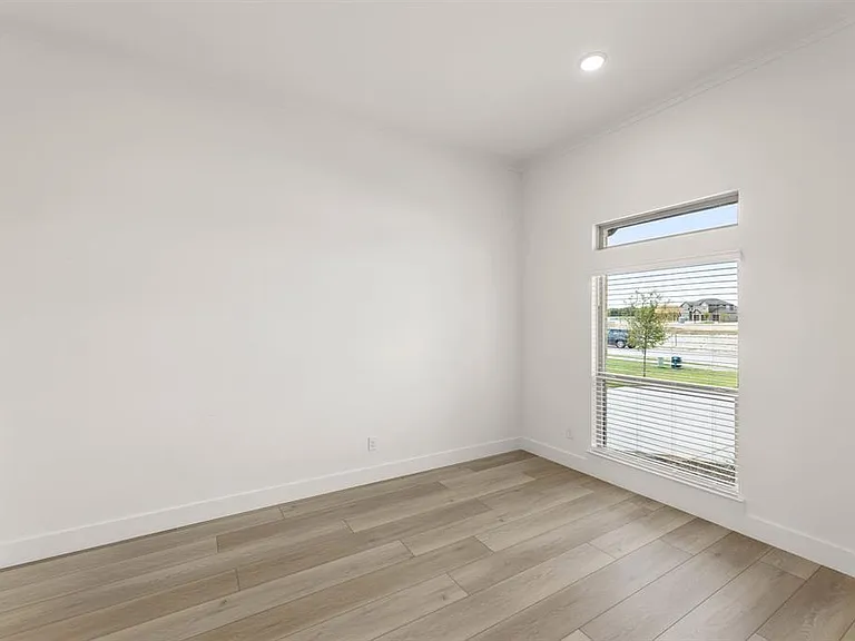 1818 Whisperwood Way — Photo 20