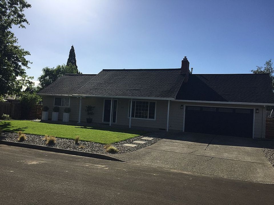 1st image of 163 NE 31st Ct