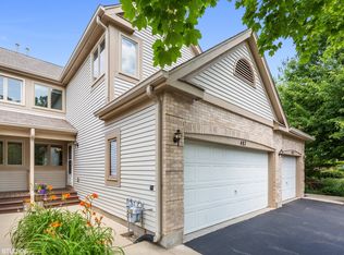 487 Doverton Ln, Fox River Grove, IL 60021