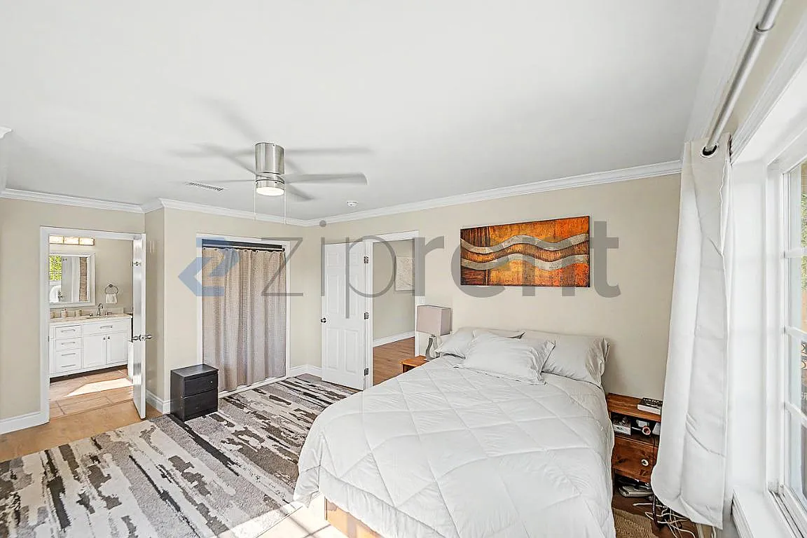 4 bed, 1421 sqft, $5,295 — Photo 4