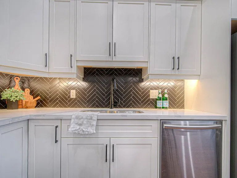 1 Bond St #1 — Photo 19