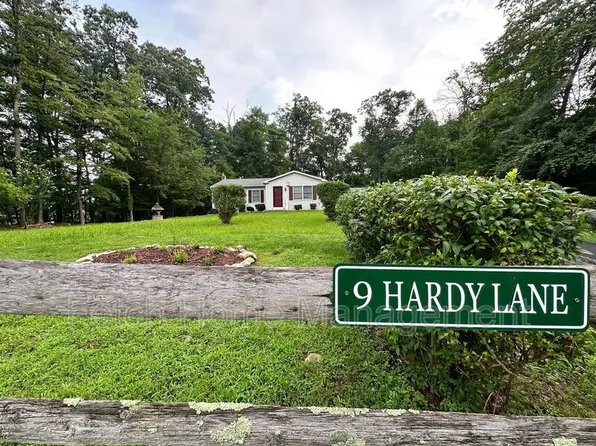 9 Hardy Ln, Fleetwood, PA 19522