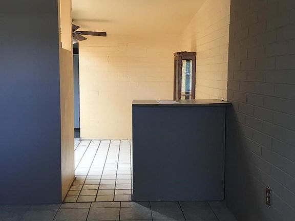 3rd image of 1018 E Kentucky St