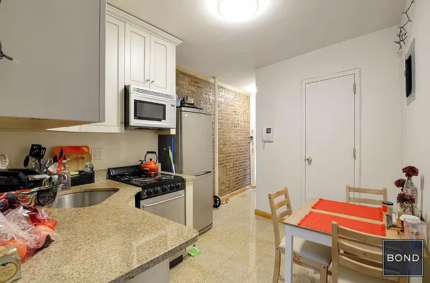 Rented by Bond New York | media 27