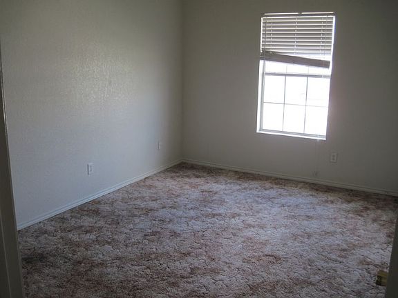 4th image of 4501 Deek Dr APT B