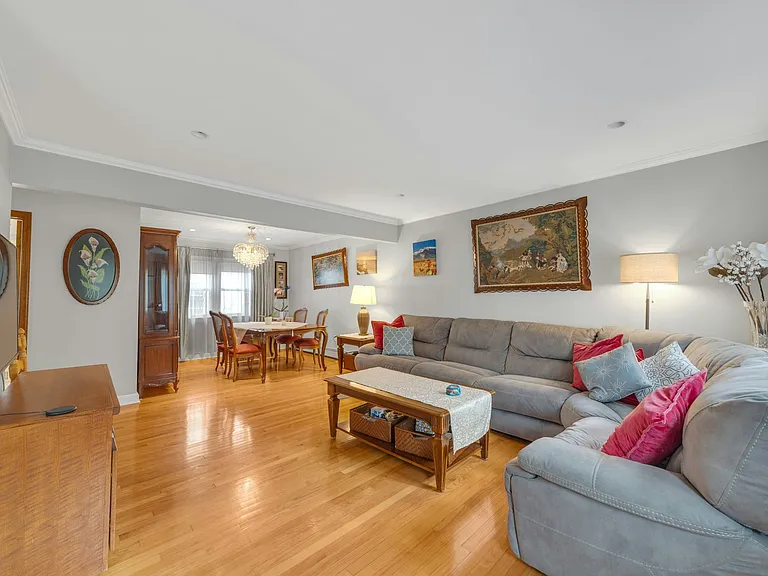 24 Cambridge Rd — Photo 4