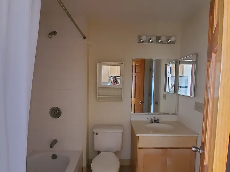 5788 Pershing Ave #3W — Photo 10