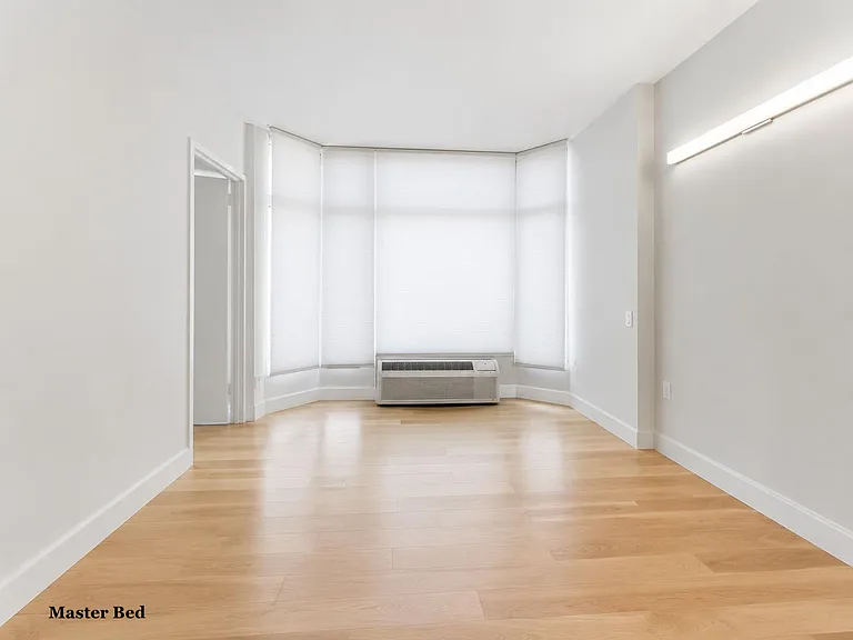 200 E 32nd St #35E — Photo 5