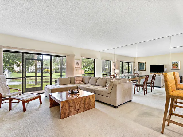 11863 Wimbledon Cir, Wellington, FL