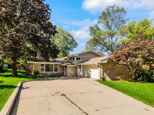 8746 S 81st Ct, Hickory Hills, IL 60457